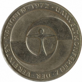 5 Mark 1982 avers